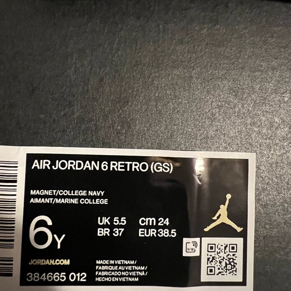 Jordan retro 6 (grade school) - Picture 1 of 2